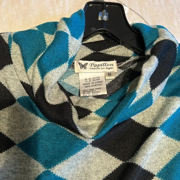 Papillion sweater dress. Slightly fitted mini dress. - Picture 3 of 4